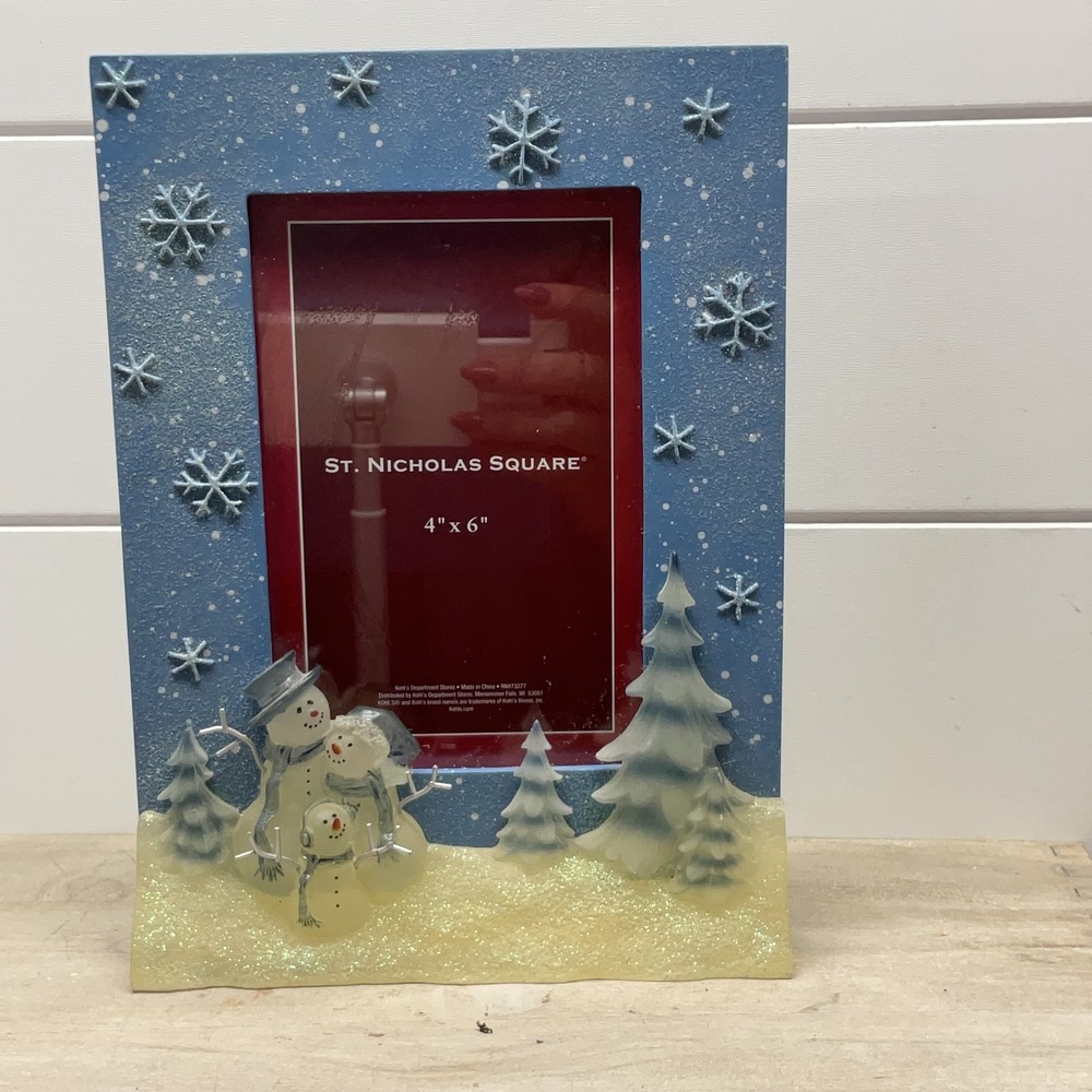 St Nicholas Square Snowman Family 4x6 Picture Frame Blue Winter Snowflake Resin